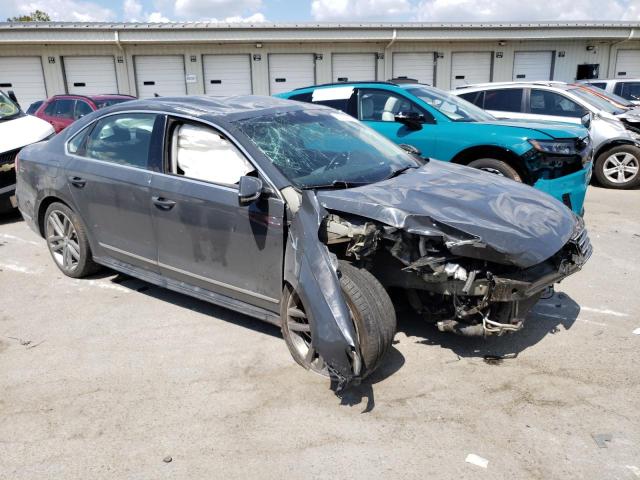 2017 VOLKSWAGEN PASSAT R-L - 1VWDT7A35HC033190