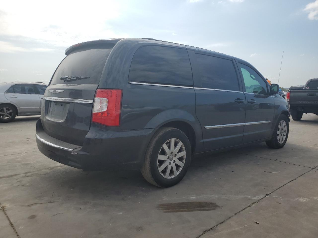 Lot #2845703880 2014 CHRYSLER TOWN & COU