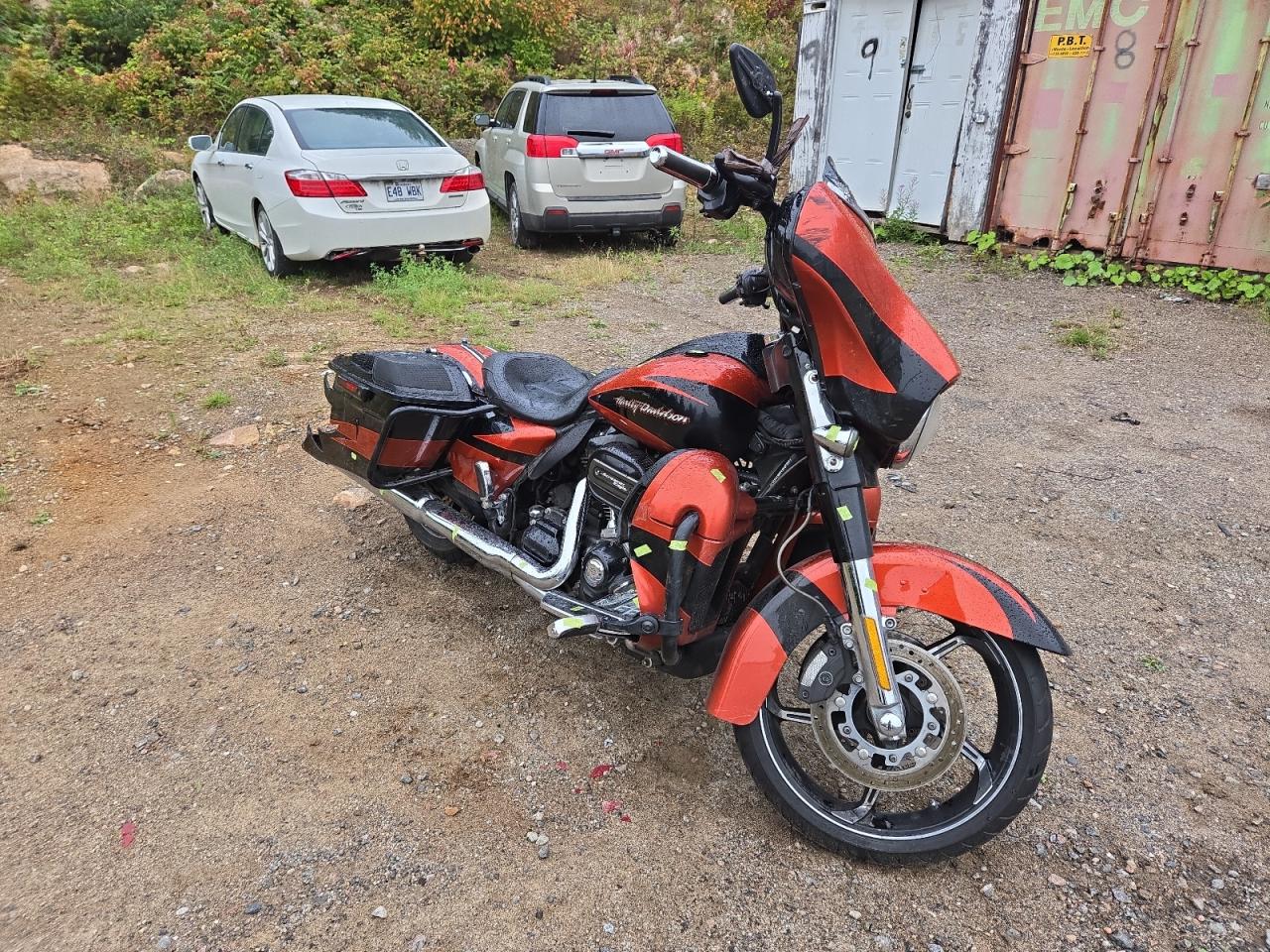 5HD1PXFAXHB958353 HARLEY-DAVIDSON FLHXSE CVO 2017