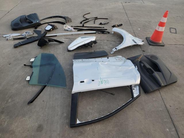 2018 FORD ESCAPE TIT - 1FMCU0J93JUB09847