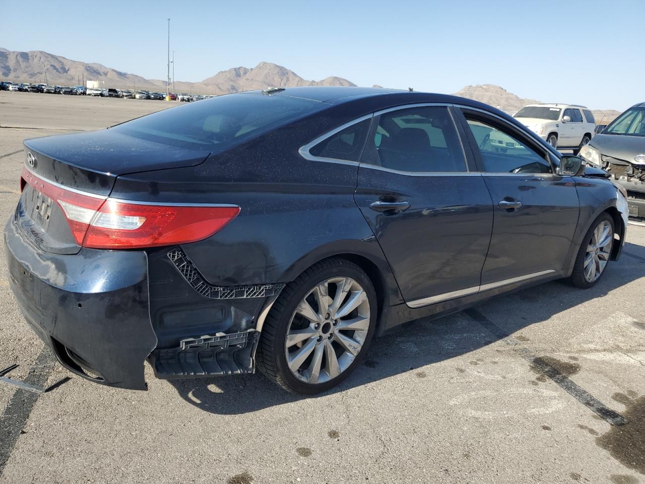 Lot #3024918405 2013 HYUNDAI AZERA GLS