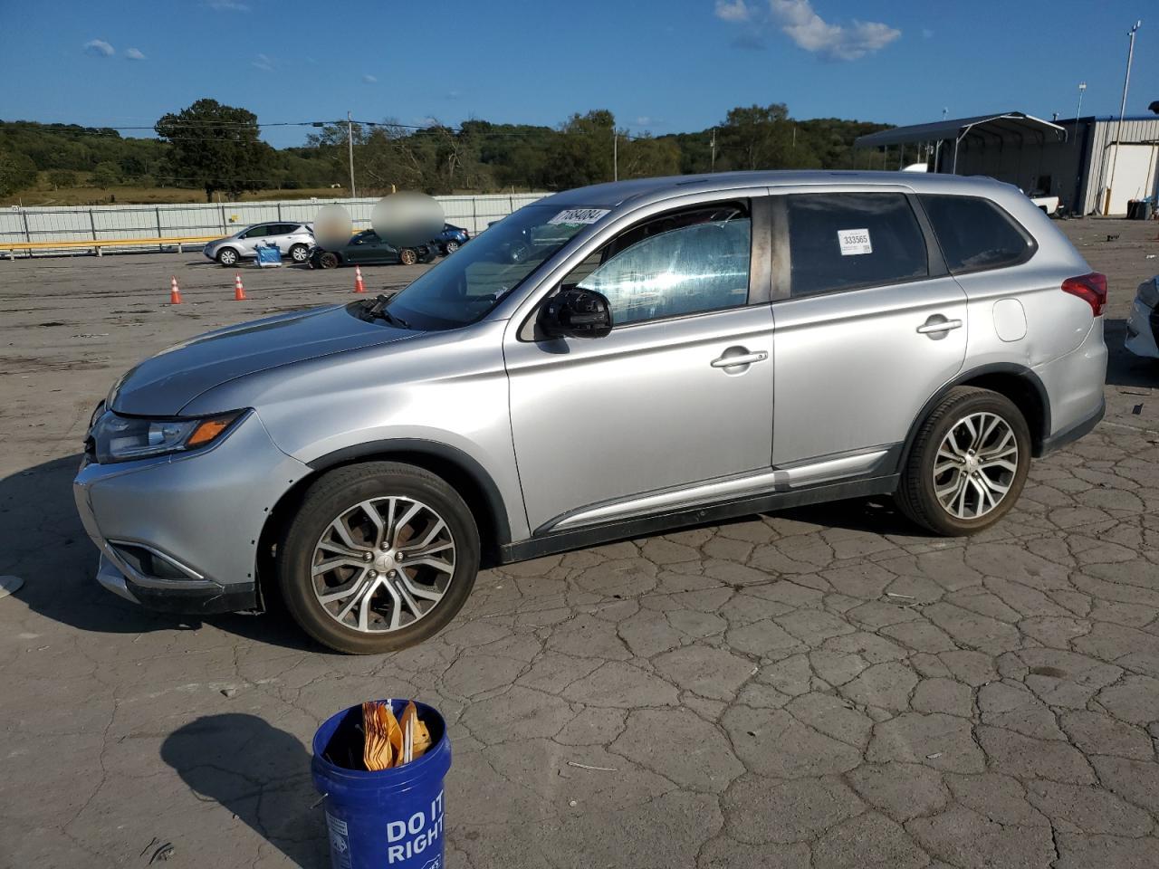 Mitsubishi Outlander 2018 Medium