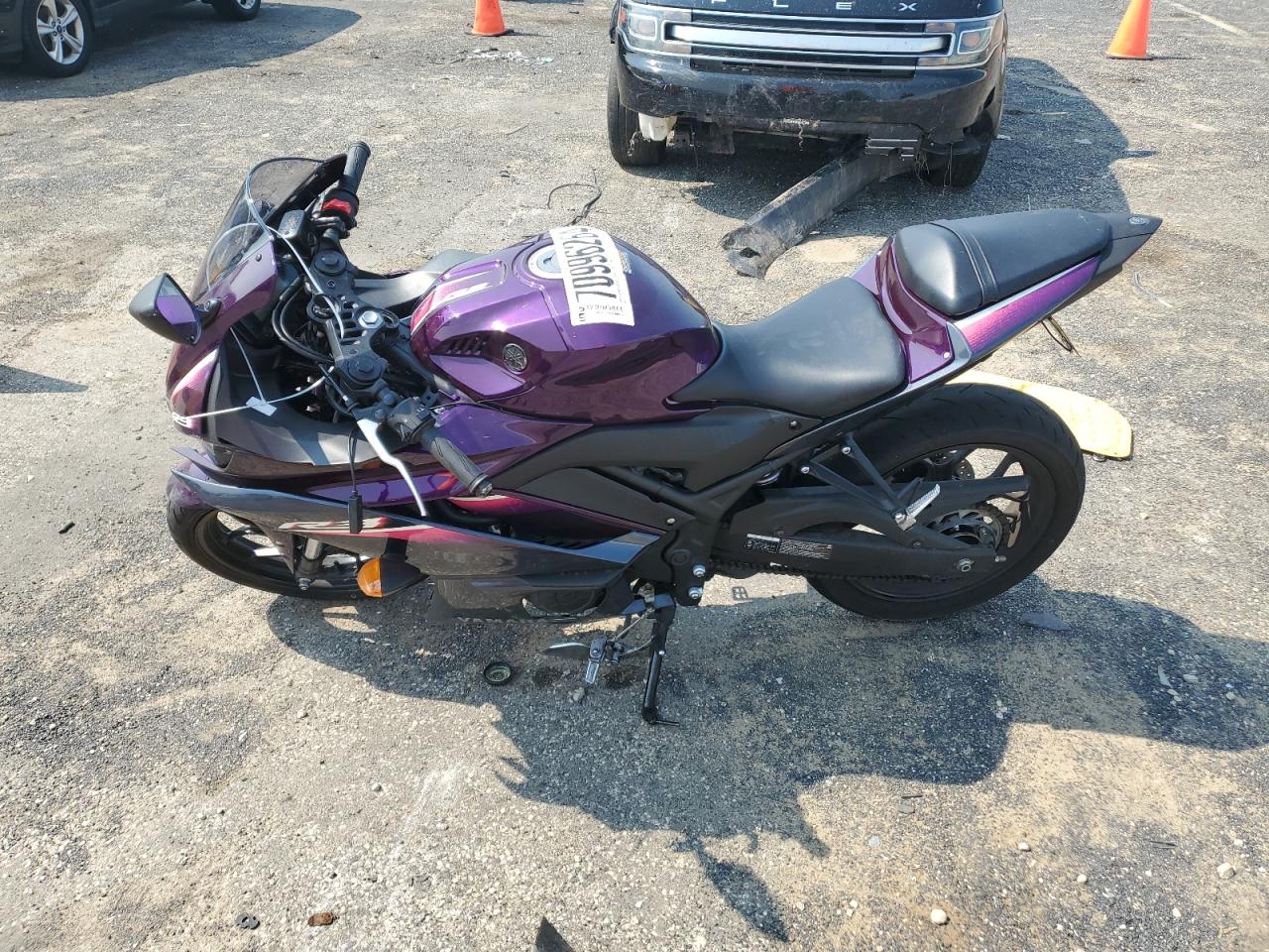 Lot #2962623715 2023 YAMAHA YZFR3 A