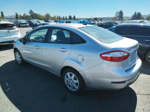 VIN 3FADP4AJ3FM160509 2015 Ford Fiesta, S no.2