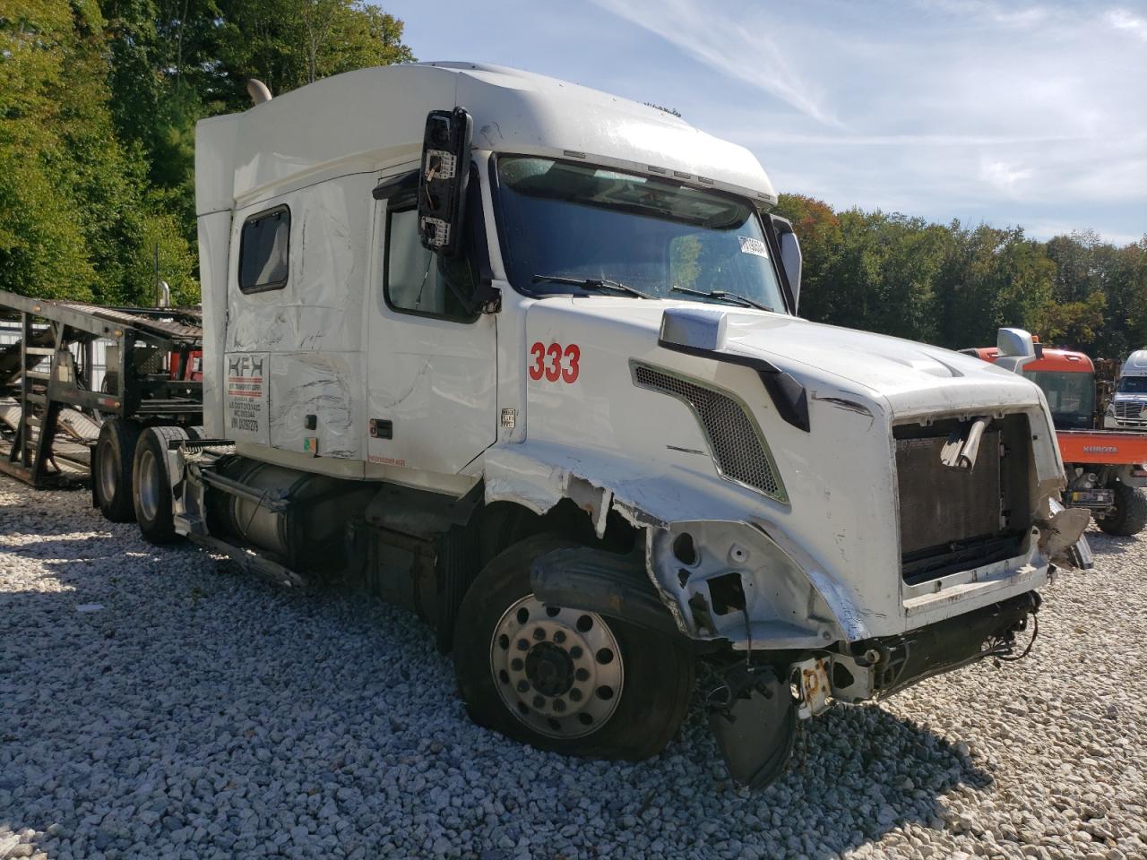 Lot #3055206971 2018 VOLVO VN VNL