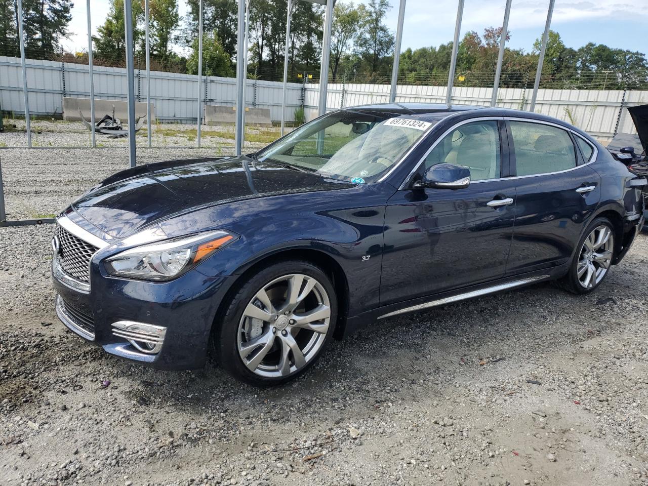 Infiniti Q70L 2017 