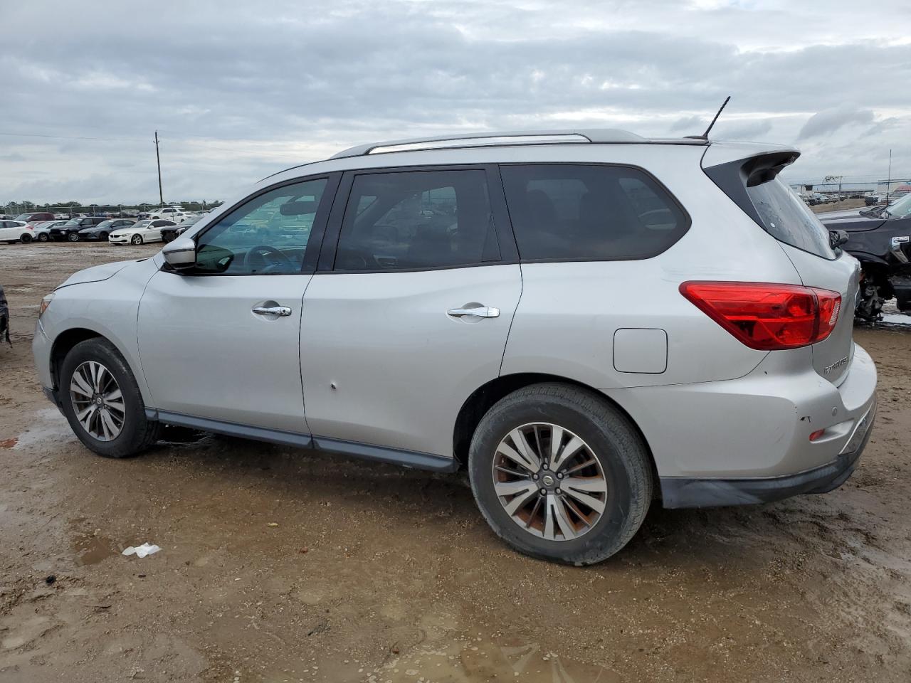 Lot #2860333741 2017 NISSAN PATHFINDER