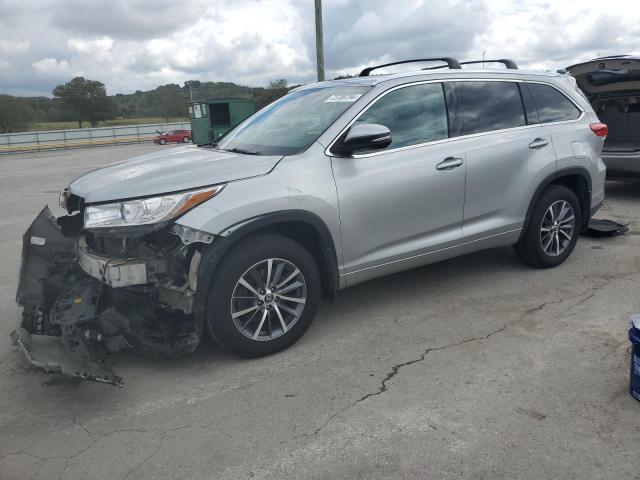 VIN 5TDJZRFH0JS845876 2018 Toyota Highlander, SE no.1