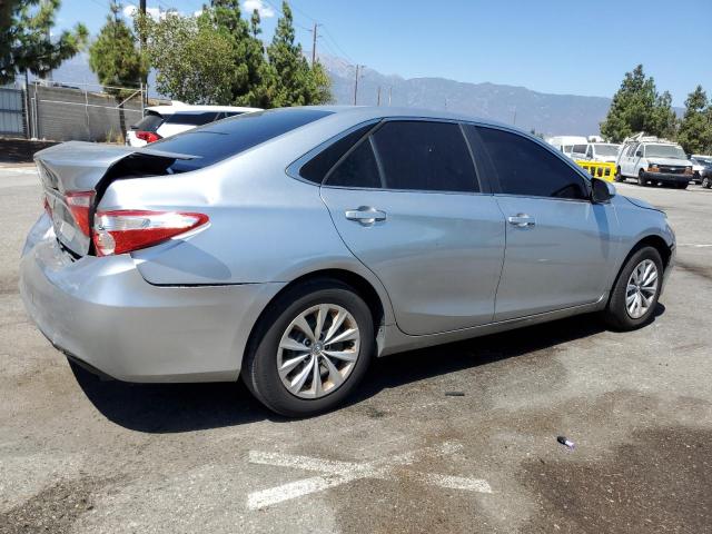 VIN 4T1BF1FKXFU952295 2015 Toyota Camry, LE no.3