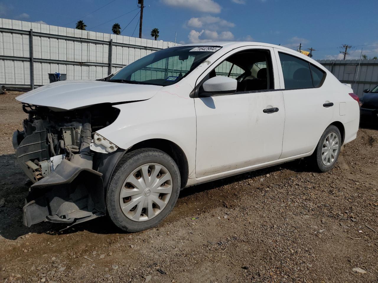 Lot #2909731331 2017 NISSAN VERSA S