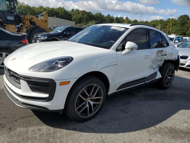 2024 PORSCHE MACAN BASE #2957387460