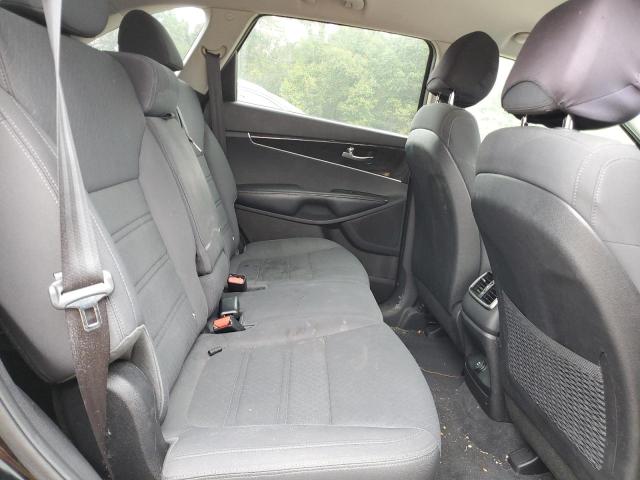 2016 KIA SORENTO LX - 5XYPG4A34GG005667