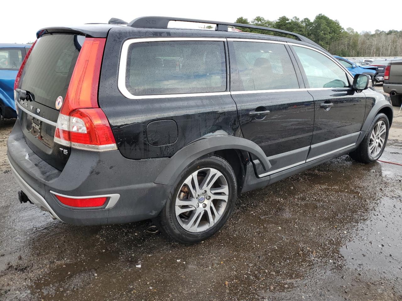 Lot #2893329694 2015 VOLVO XC70 T5 PL