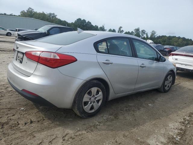 VIN KNAFK4A69F5406124 2015 KIA Forte, LX no.3