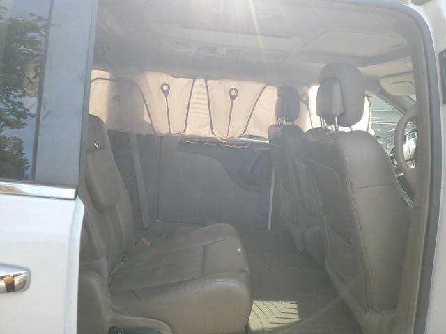 2016 CHRYSLER TOWN & COU - 2C4RC1GG0GR174965