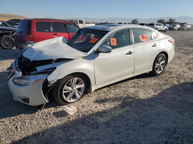 NISSAN ALTIMA 2.5 2015 white  gas 1N4AL3AP5FN919809 photo #1