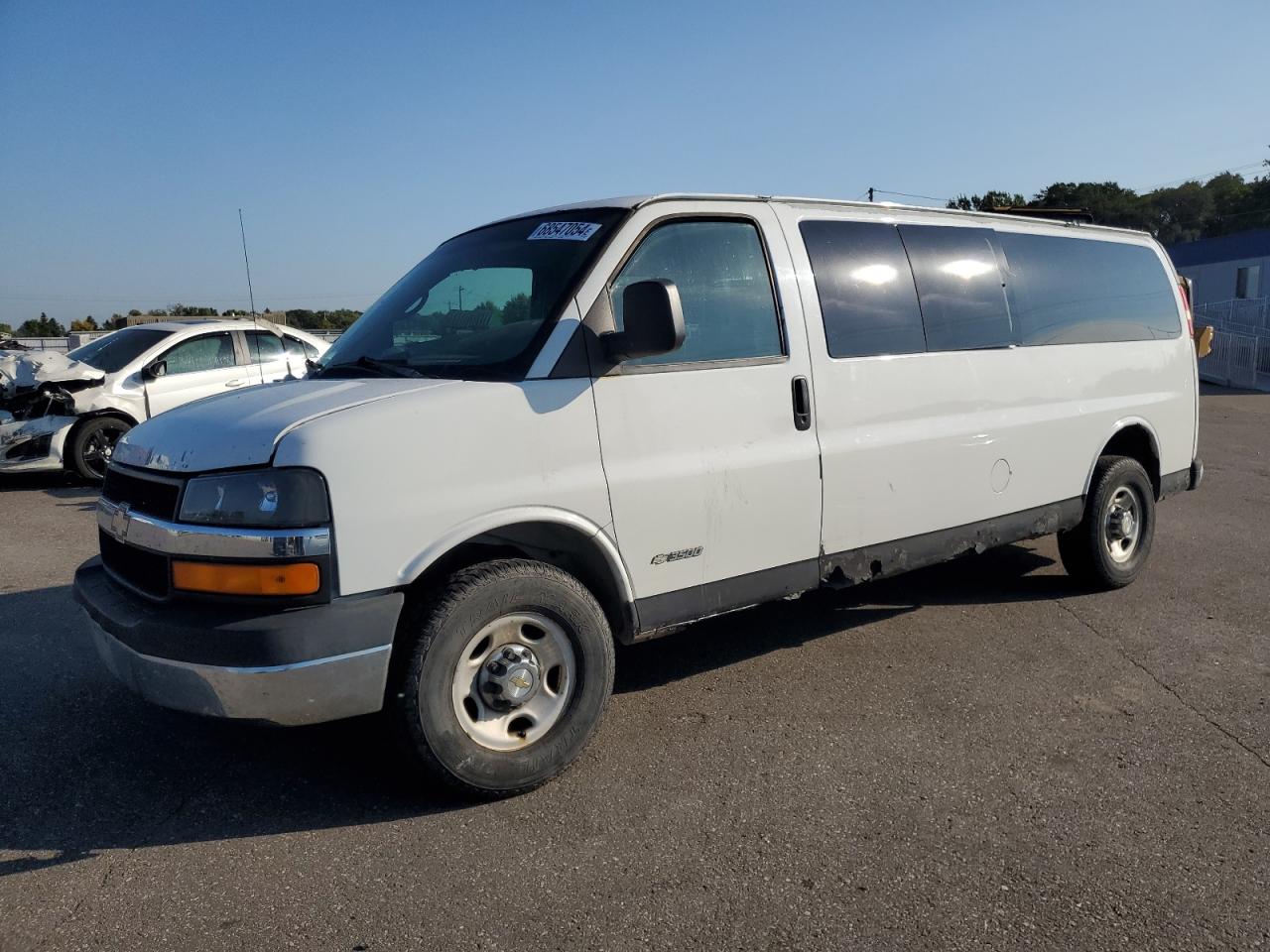 Chevrolet Express 2004 3500 (1 ton)