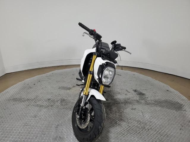 HONDA GROM 125 2024 white  gas MLHJC9213R5202883 photo #3