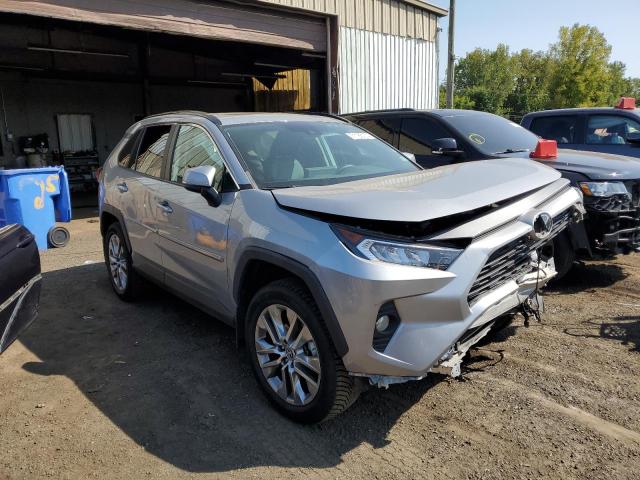 VIN 2T3A1RFV9KC059251 2019 Toyota RAV4, Xle Premium no.4