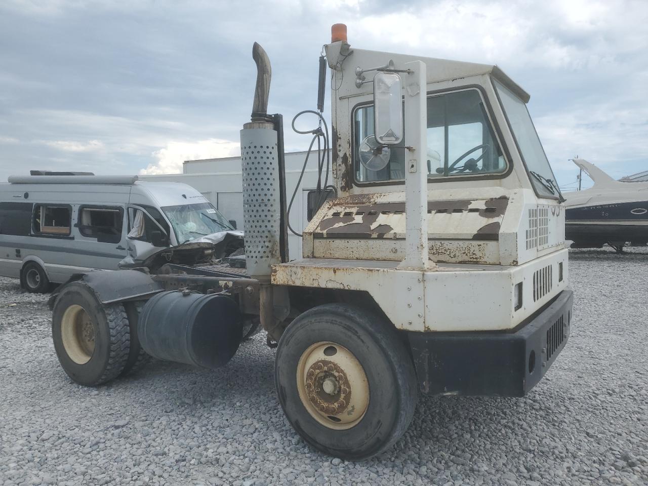 Capacity YARD TRUCK 2010 