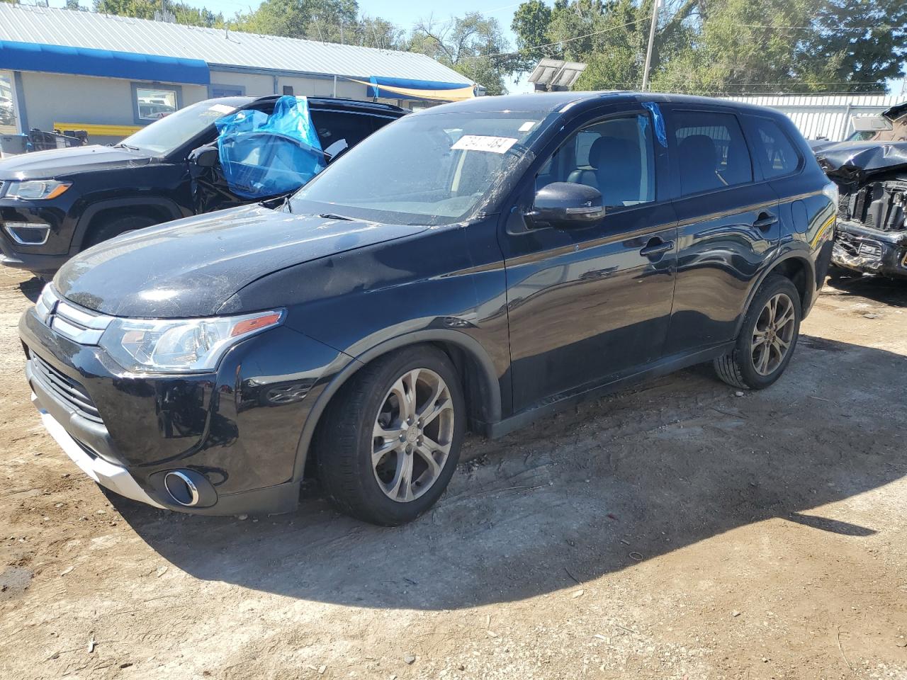 Mitsubishi Outlander 2015 MEDIUM