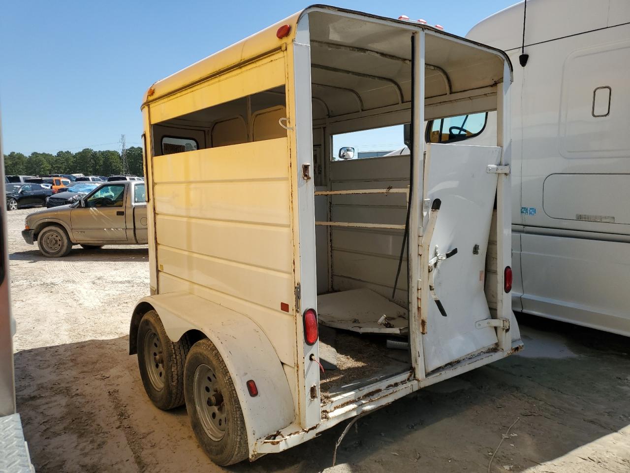 Lot #3029553079 2002 S&H HORSE TRL