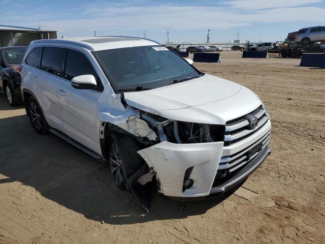 VIN 5TDJZRFH1HS371205 2017 Toyota Highlander, SE no.4