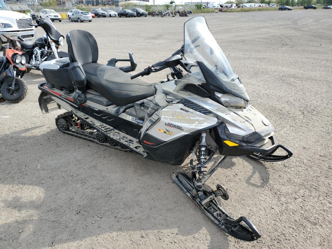 SKI DOO GRAND TOU 2020 black   2BPSEBLAXLV000180 photo #1