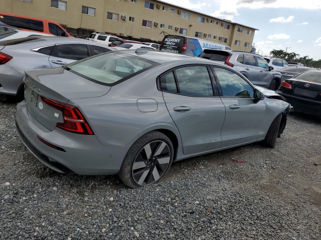 VOLVO S60 ULTIMA 2024 gray  hybrid engine 7JRH60FM8RG298265 photo #4