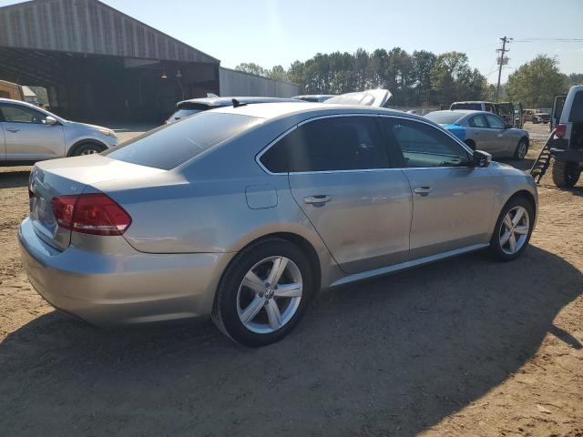 VIN 1VWBH7A37DC071068 2013 Volkswagen Passat, SE no.3