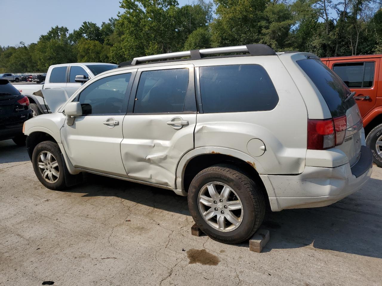 Lot #2821196084 2010 MITSUBISHI ENDEAVOR L