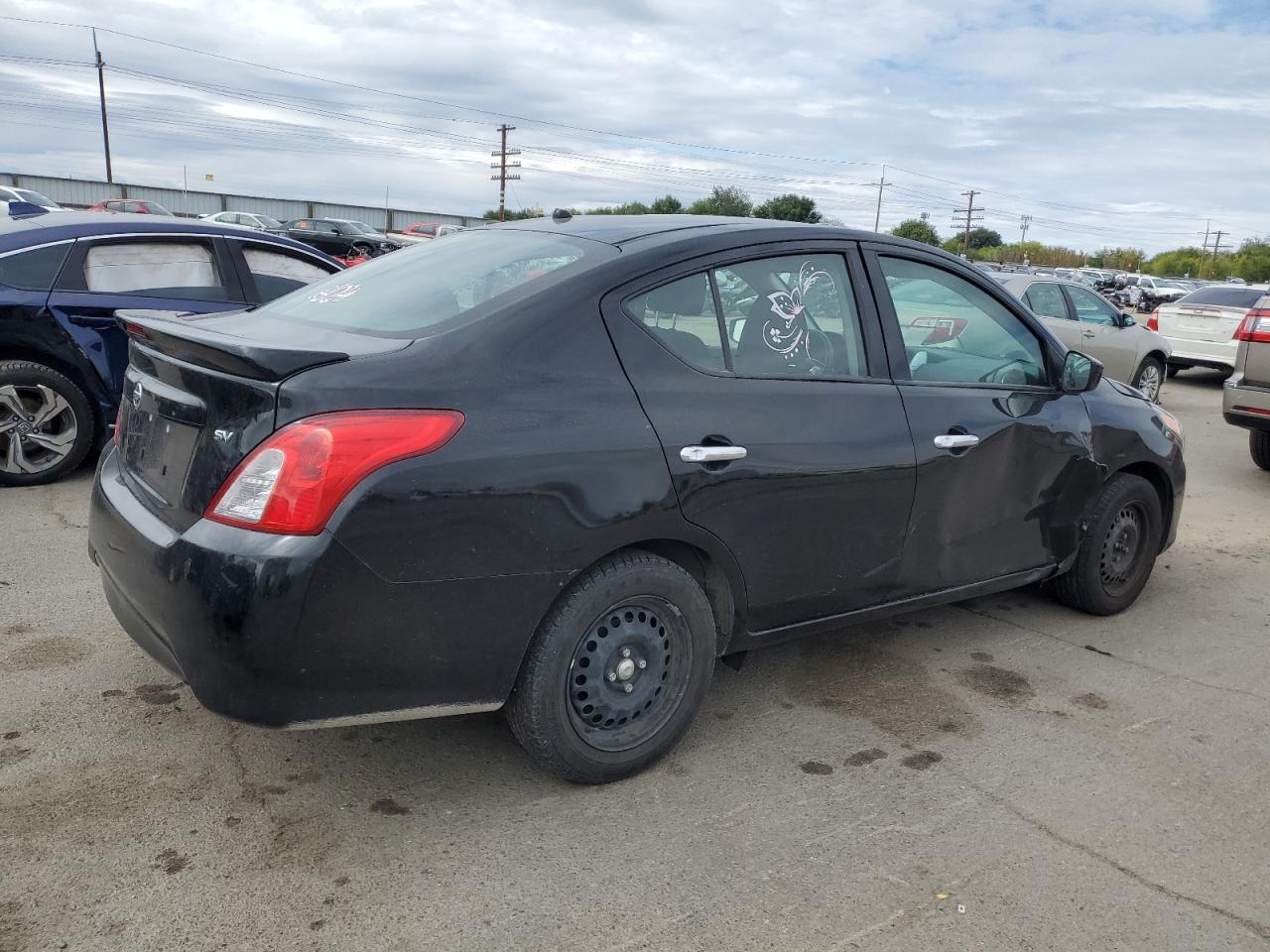 Lot #3024410585 2019 NISSAN VERSA S