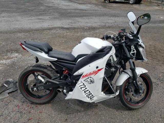 YAMAHA FZ6 R 2012 white  gas JYARJ18E0CA009950 photo #1