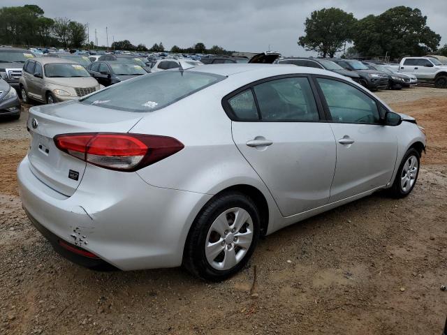 VIN 3KPFK4A72JE170358 2018 KIA Forte, LX no.3