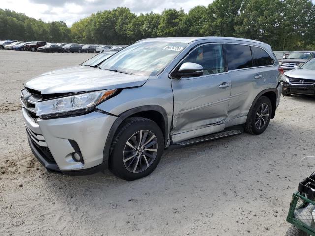 VIN 5TDJZRFH1HS432052 2017 Toyota Highlander, SE no.1