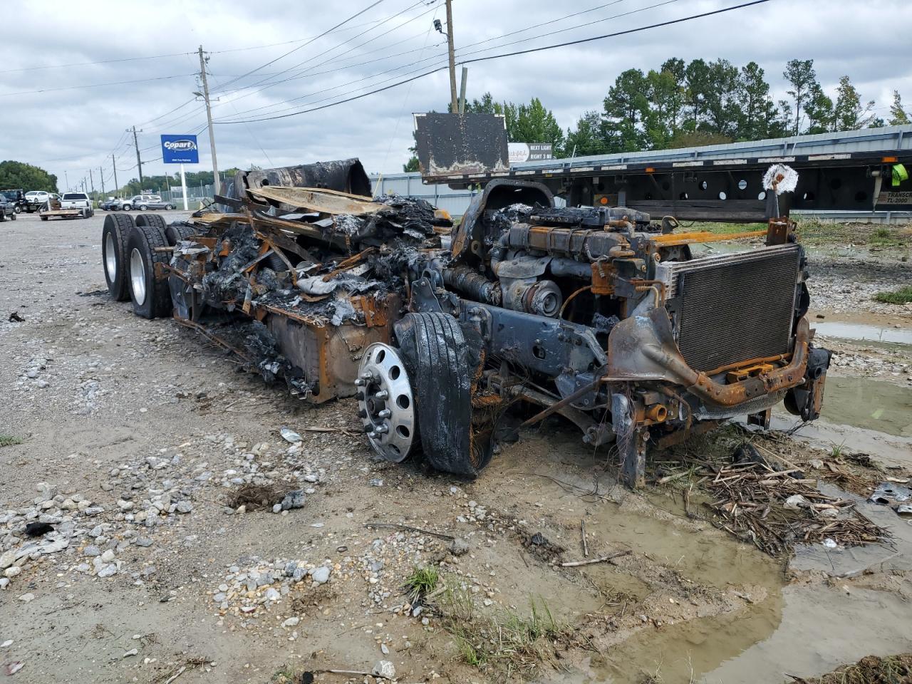 Lot #2860291004 2020 FREIGHTLINER CASCADIA 1