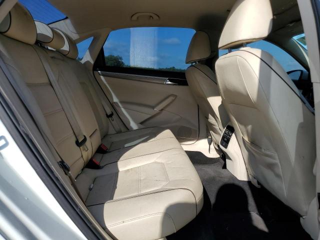 2017 VOLKSWAGEN PASSAT SE - 1VWBT7A39HC036097