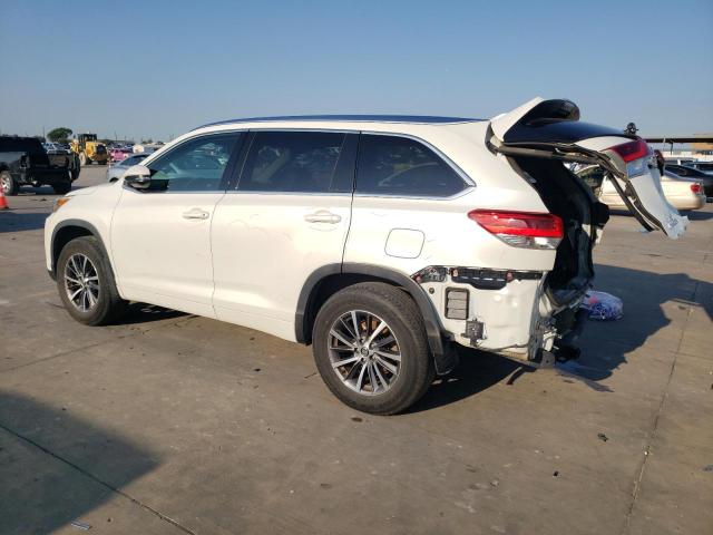 VIN 5TDJZRFH4JS541904 2018 Toyota Highlander, SE no.2