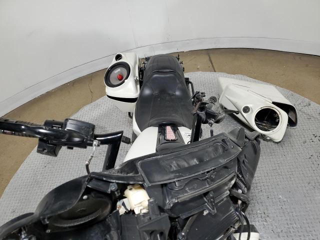 2018 HARLEY-DAVIDSON FLHXS STRE - 1HD1KRC19JB682176