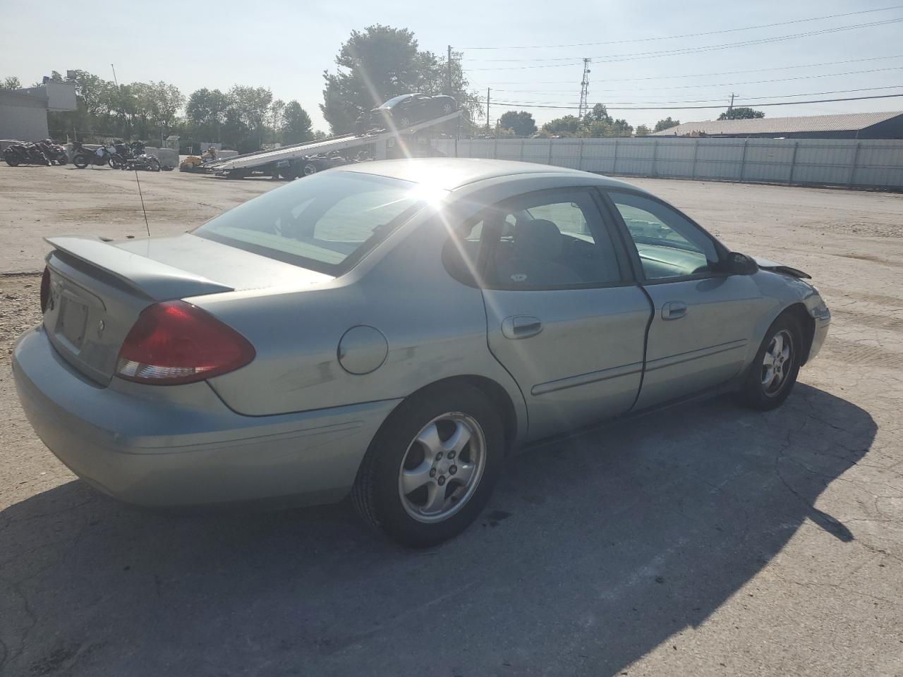 Lot #2835845800 2005 FORD TAURUS SE