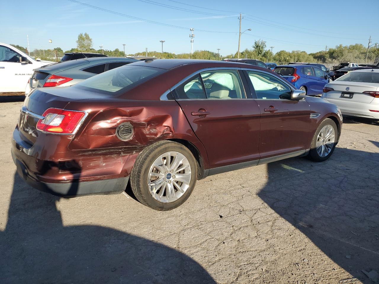 Lot #2972126156 2012 FORD TAURUS LIM