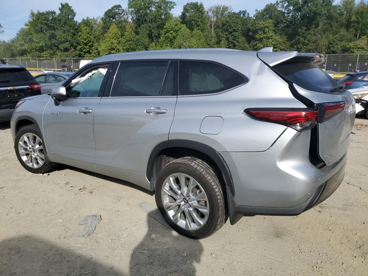 Lot #2909696264 2021 TOYOTA HIGHLANDER