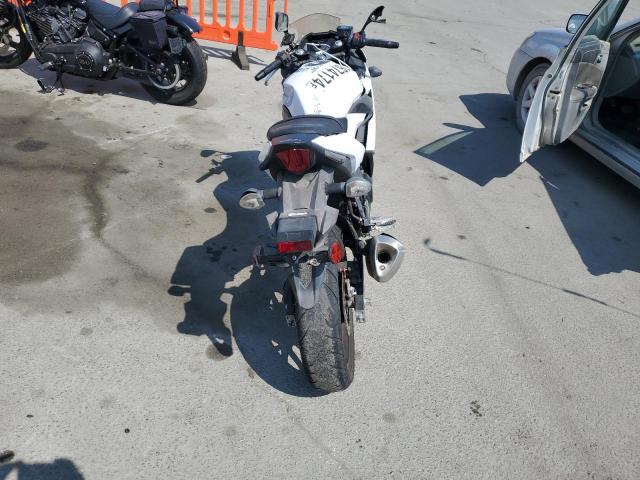 2018 SUZUKI GSX250R LC6DN11A3J1102108