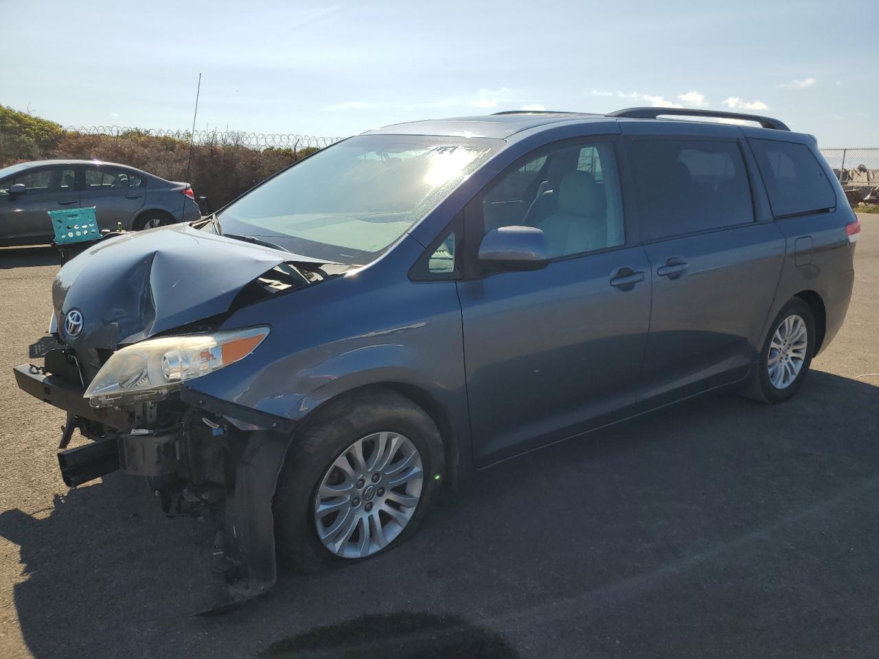 Lot #2856084510 2013 TOYOTA SIENNA XLE