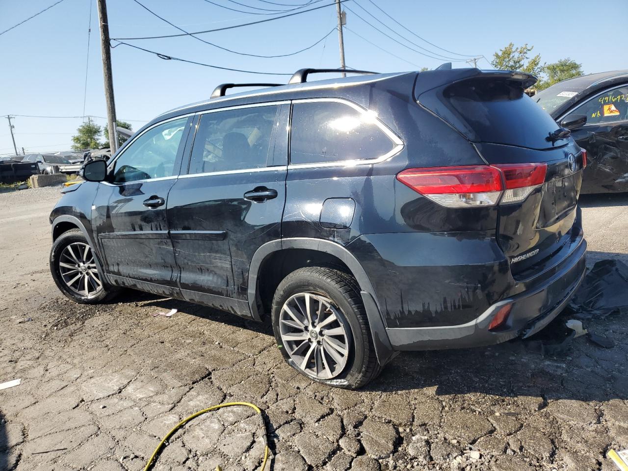 Lot #2921548796 2017 TOYOTA HIGHLANDER