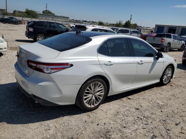 VIN 4T1B11HK8JU671908 2018 Toyota Camry, L no.3