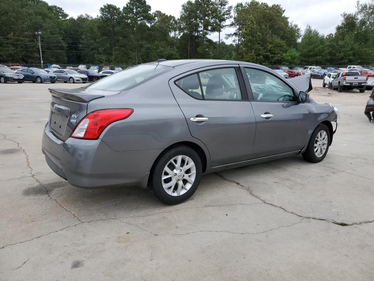 Lot #2921523757 2017 NISSAN VERSA S