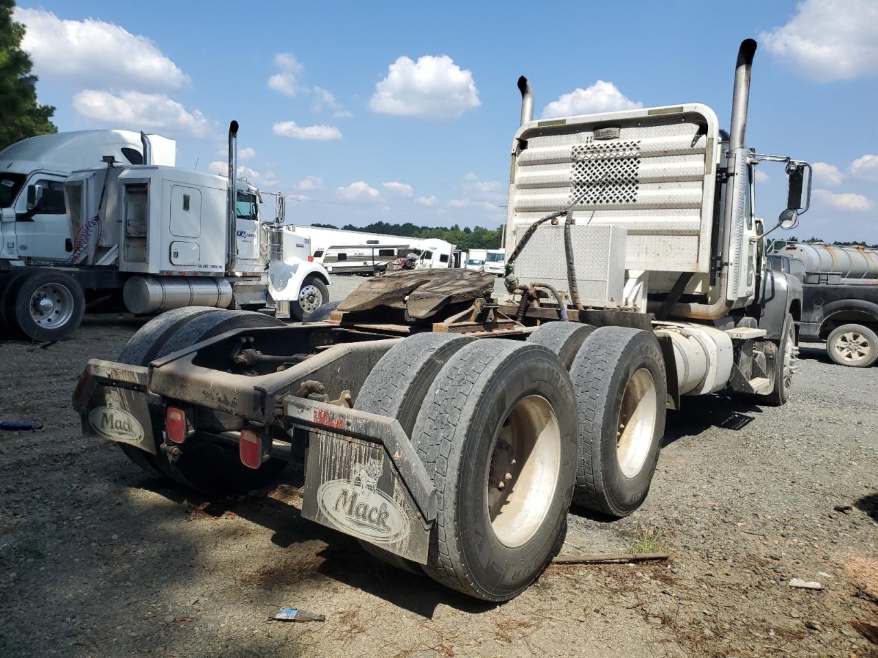 Lot #2855090825 2016 MACK 600 CHU600