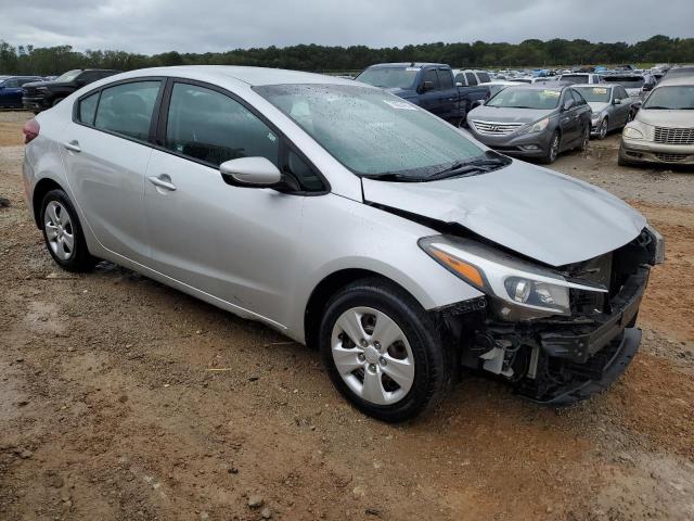 VIN 3KPFK4A72JE170358 2018 KIA Forte, LX no.4