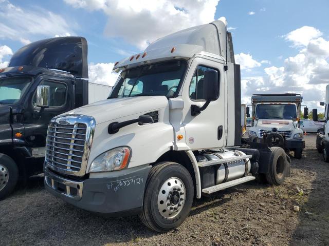 FREIGHTLINER CASCADIA 2018 white  diesel 3AKBGBDV7JSJR9132 photo #3